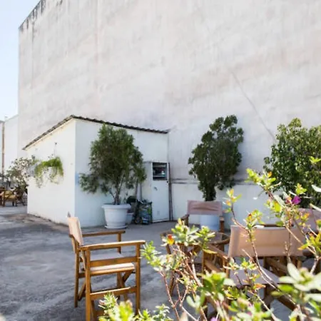 Large 3 Bedroom With Terrace * Athènes